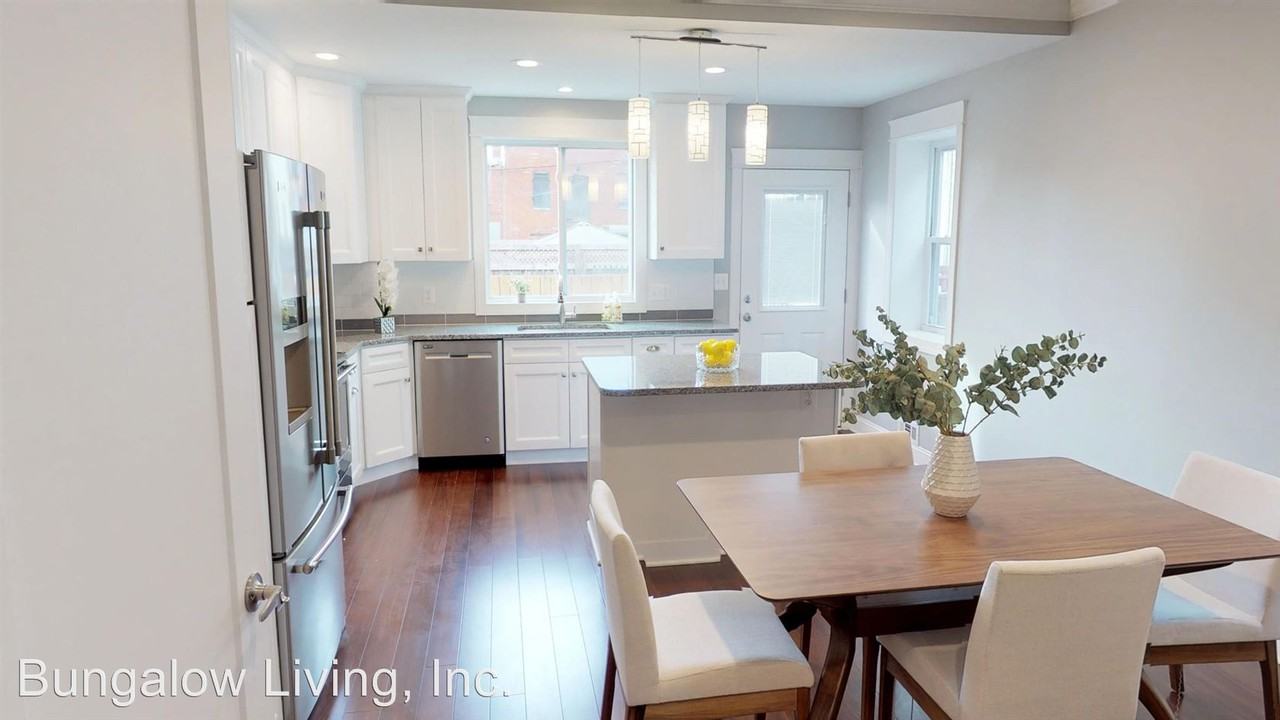 1103 Morse St NE - Photo 3 of 8