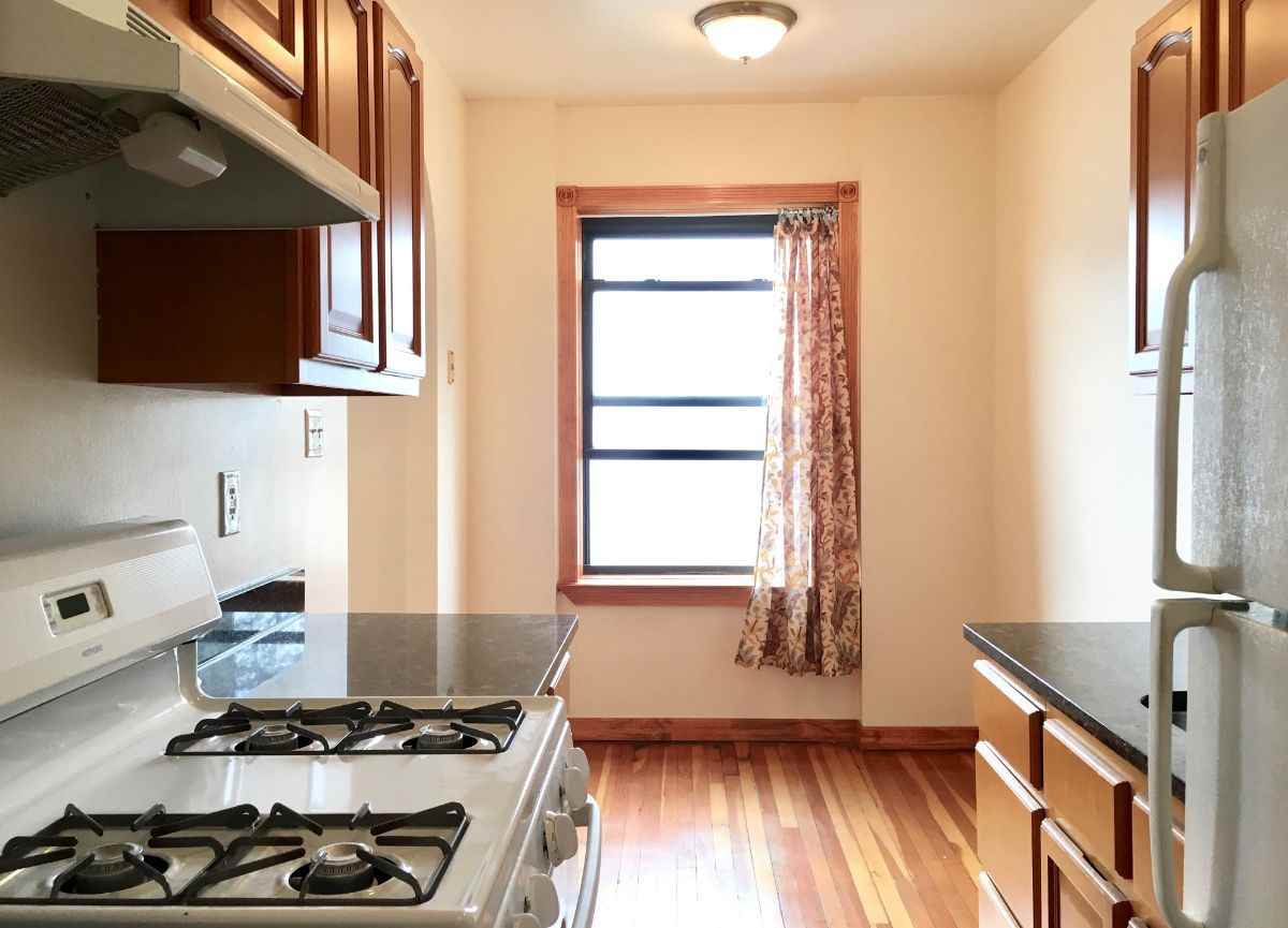 33 86th St #4H - Photo 2 of 8