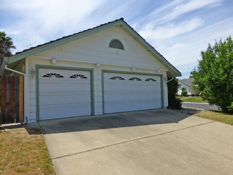 1400 Stonebridge Way - Photo 3 of 9