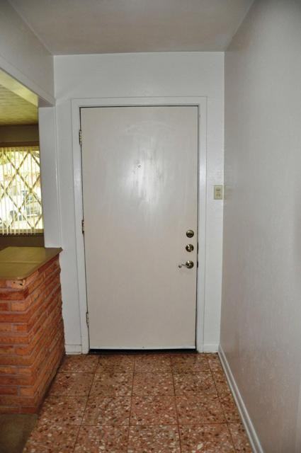 916 Ridgewood Terrace - Photo 2 of 17