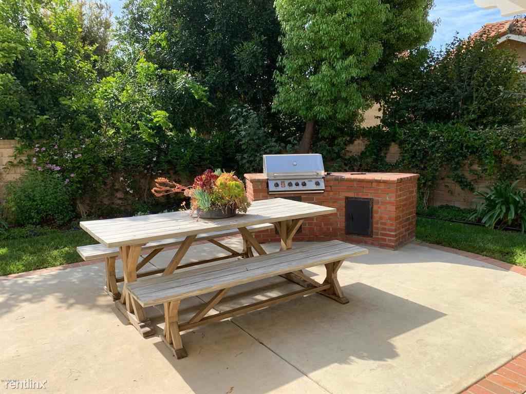 487 Bernini Ct - Photo 2 of 10