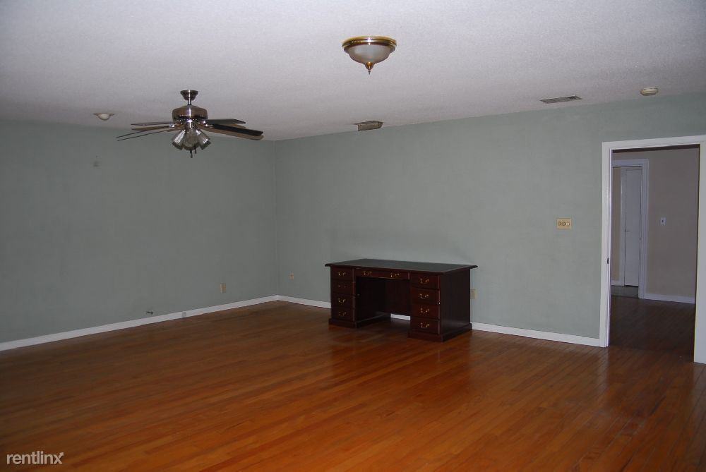 180 Camellia St - Photo 2 of 8