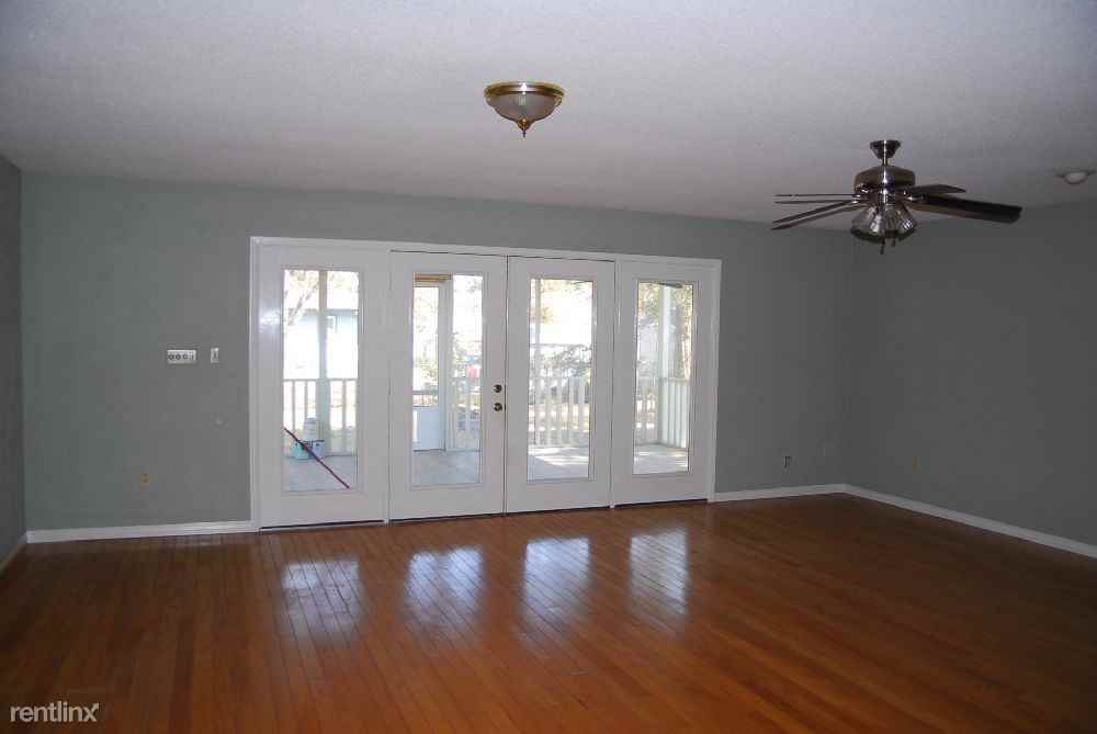 180 Camellia St - Photo 3 of 8