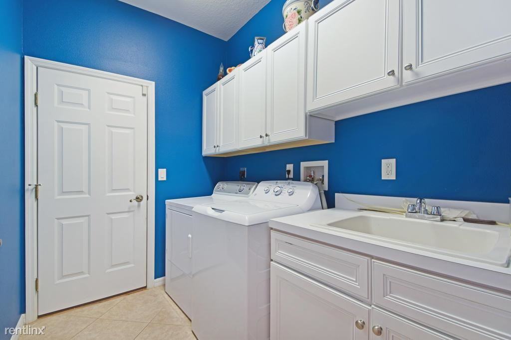 SW 91 ST - Photo 3 of 6