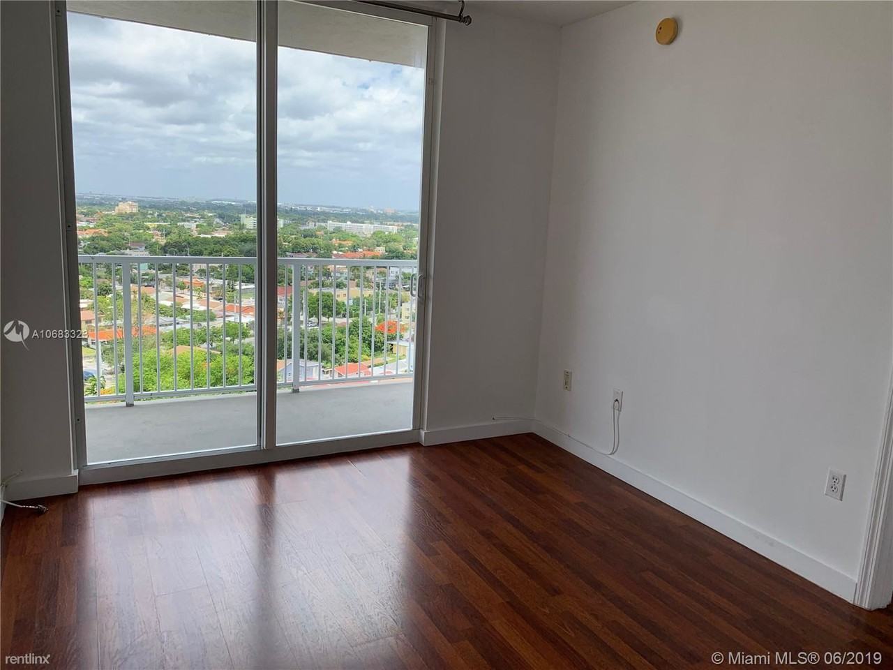 1 Glen Royal Pkwy - Photo 2 of 11