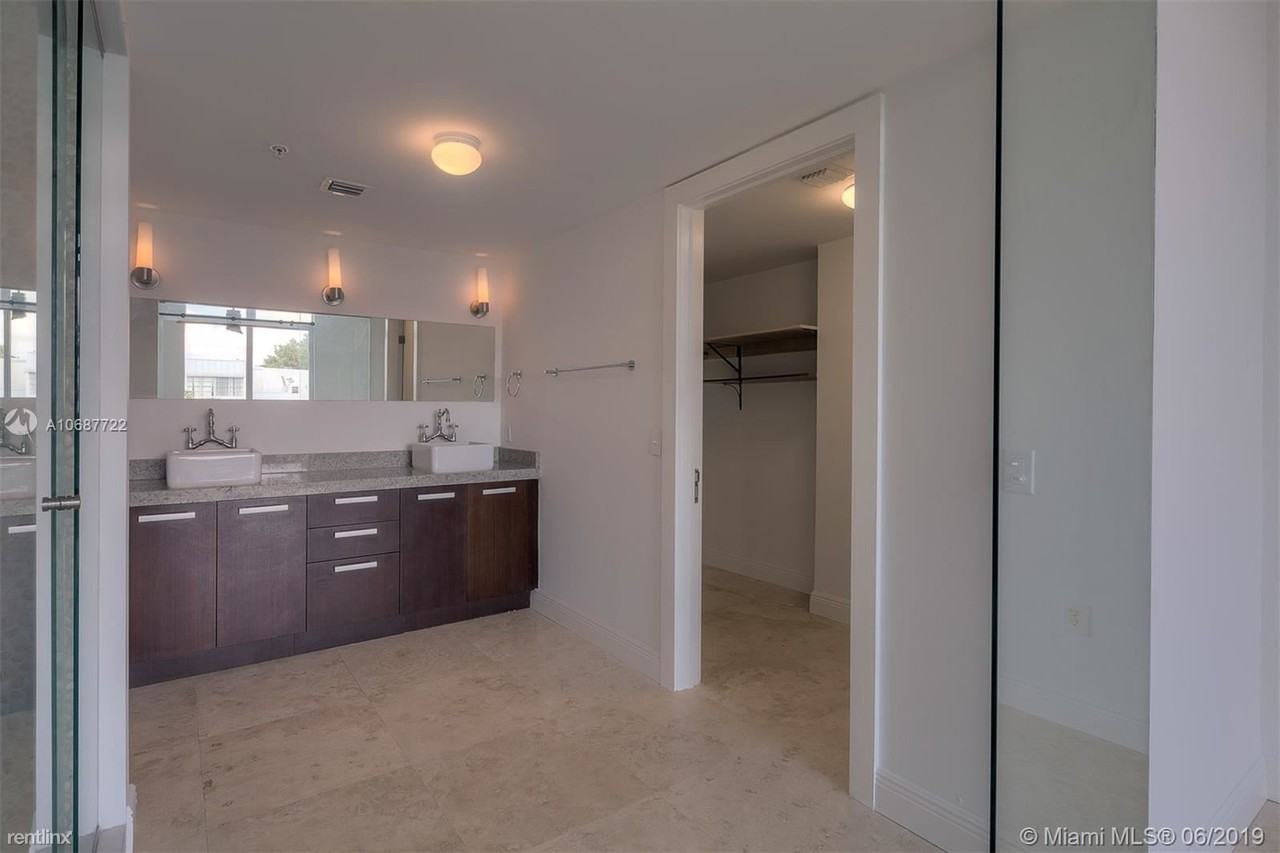 720 NE 62nd St - Photo 2 of 10