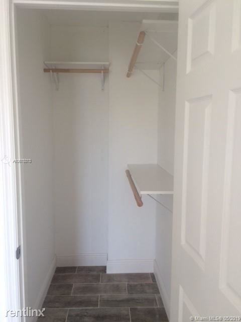 1478 NW 1st St - Photo 2 of 7