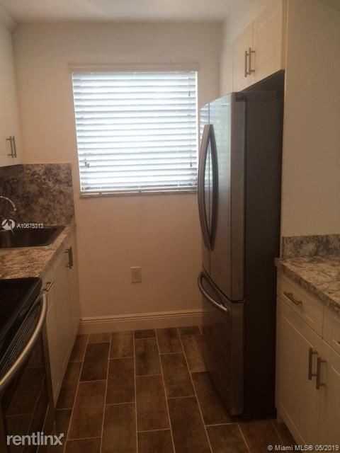 1478 NW 1st St - Photo 3 of 7