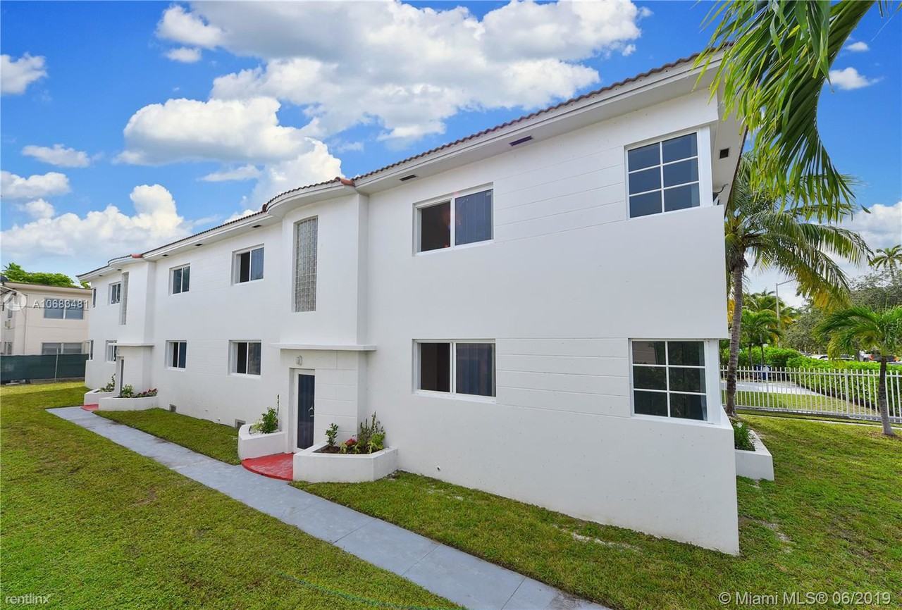 1248 Marseille Dr - Photo 2 of 3