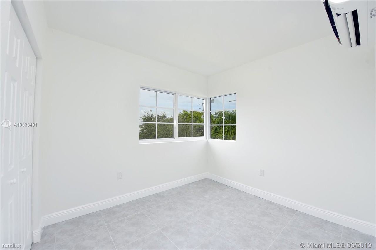 1248 Marseille Dr - Photo 3 of 3