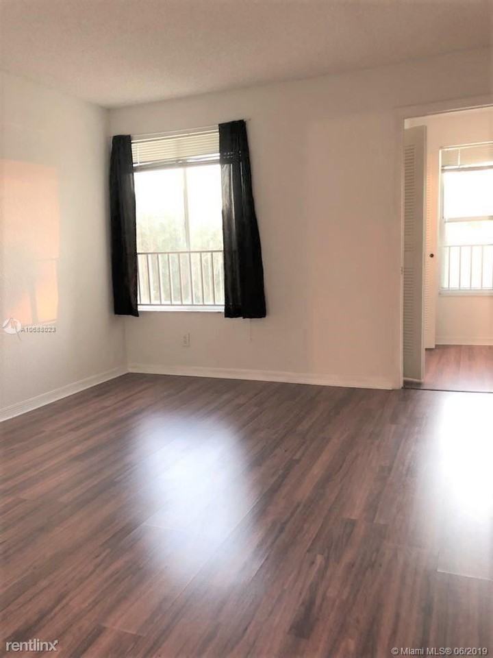 437 Vista Isles Dr - Photo 3 of 14