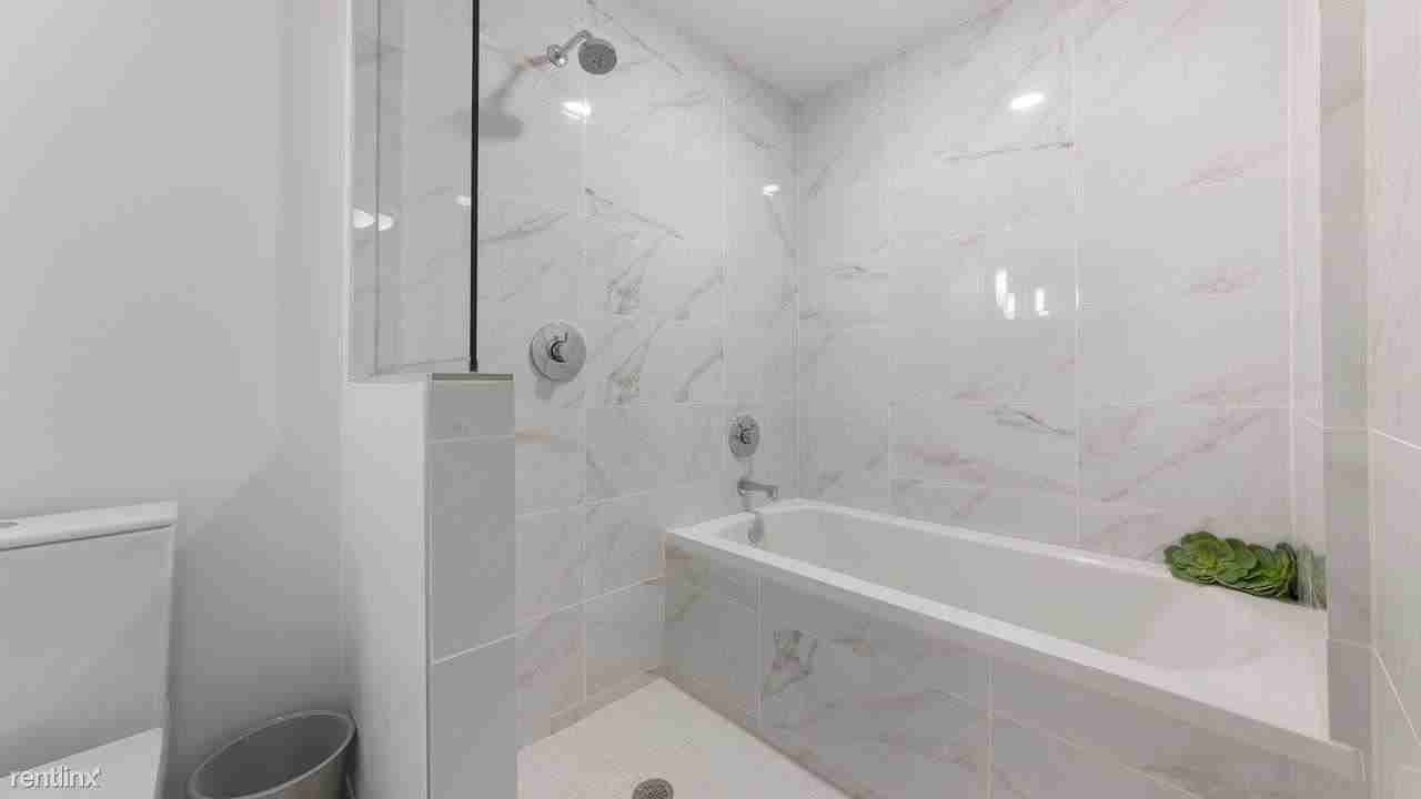 87 SW 8th St - Photo 3 of 30