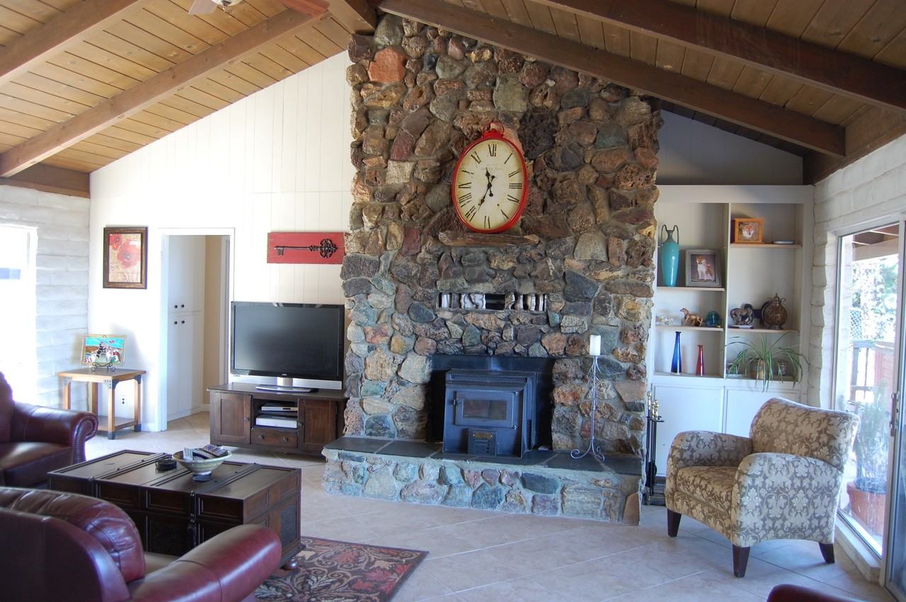 16991 McGill Rd - Photo 2 of 17