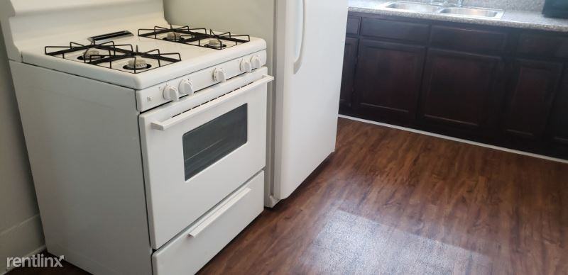 1330 W 11th St Los 11 - Photo 2 of 13