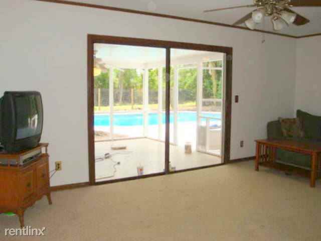 8951 Yarmouth Rd - Photo 3 of 16