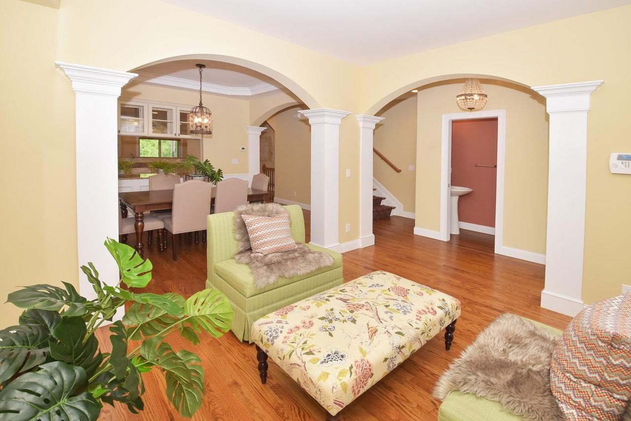 458 Strafer St - Photo 3 of 25