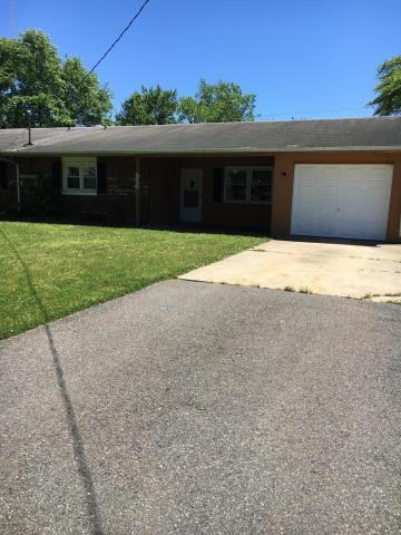 546 E Arverne Ave - Photo 2 of 13