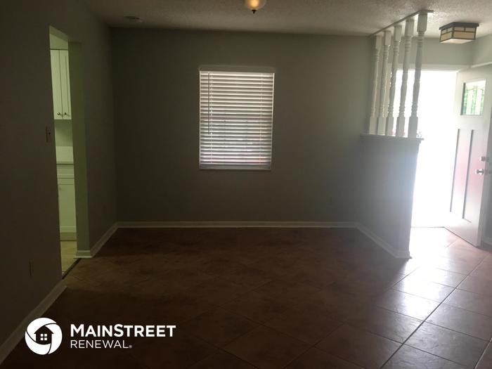 1073 Grizzly Ct - Photo 3 of 13