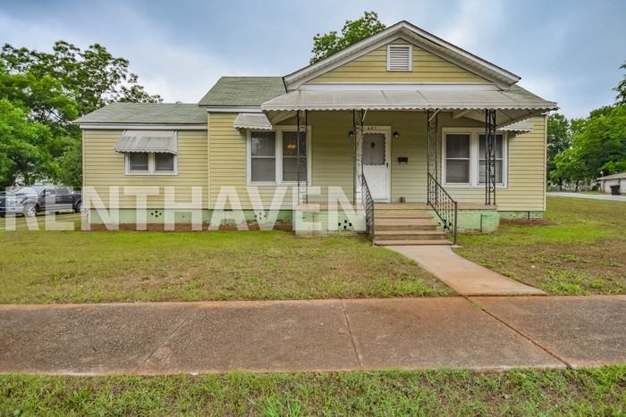 421 Floyd Street - Photo 2 of 17