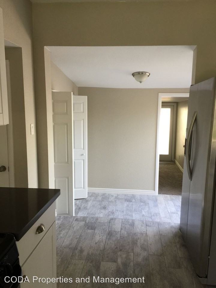 2134 W Belmont Ave - Photo 3 of 8