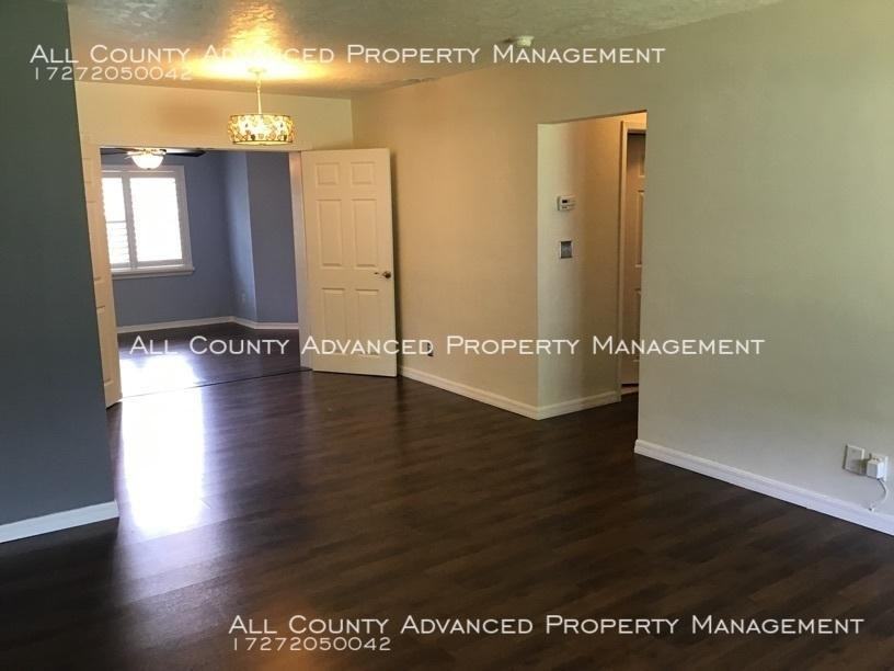 2322 Indigo Dr - Photo 2 of 14