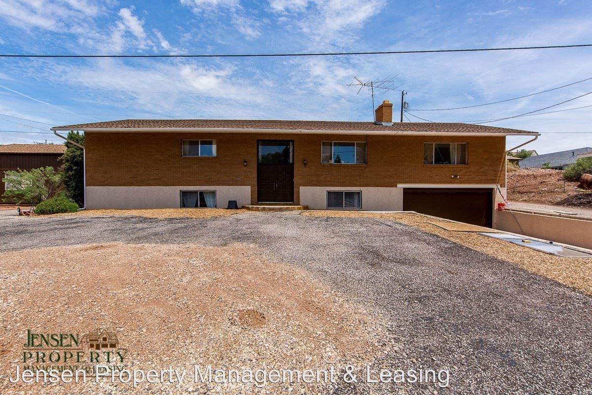 2600 Santa Clara Dr - Photo 2 of 21