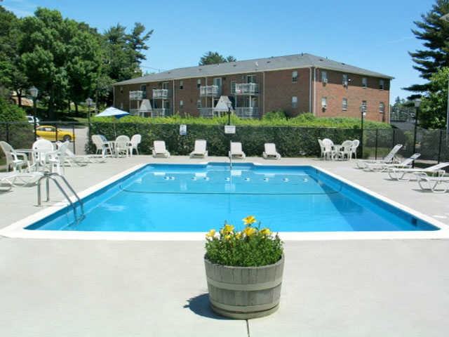 Harrison Arms Apartments - Photo 3 of 8