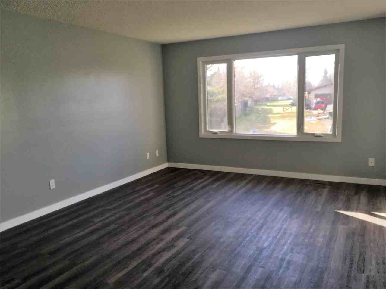 6411 94 St - Photo 3 of 10