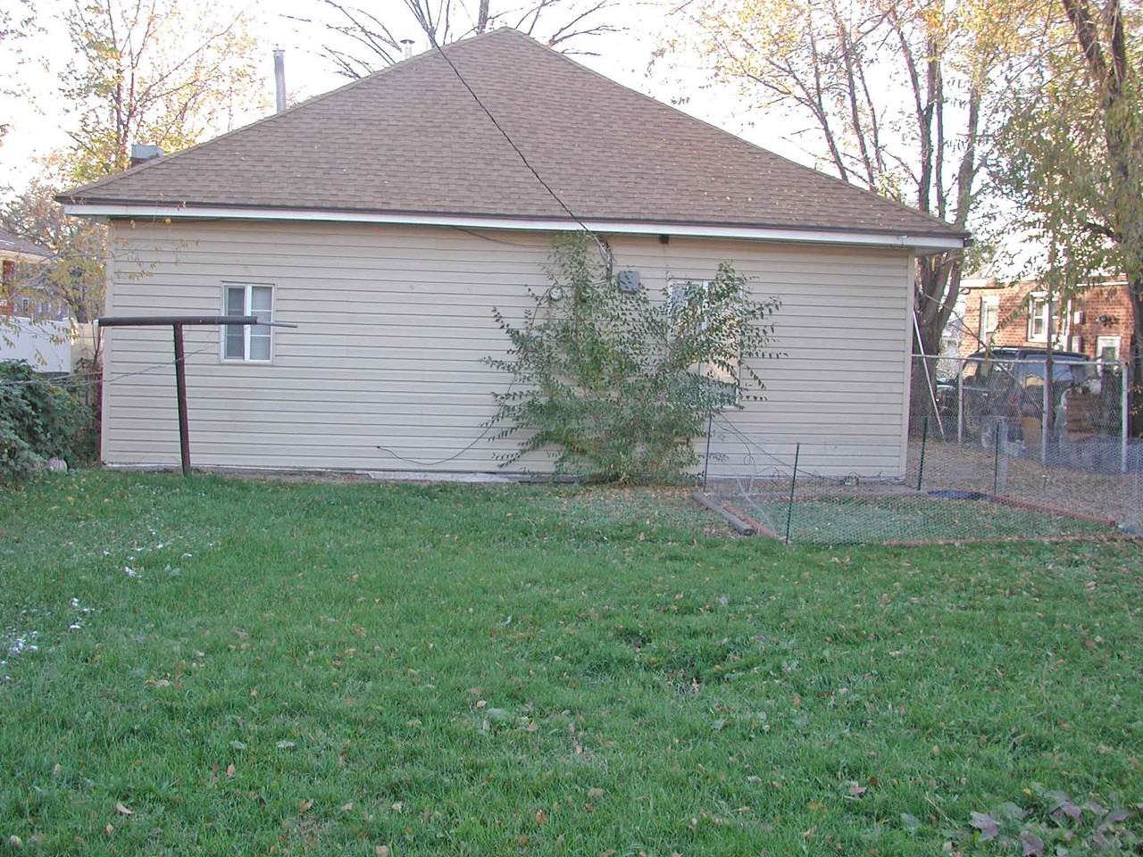 2870 Monroe Blvd - Photo 3 of 3