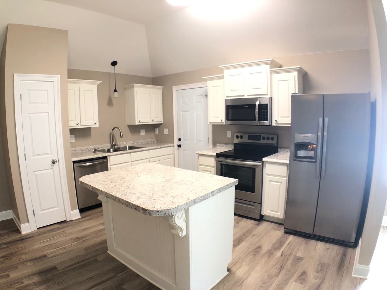 836 Sedona Pines Dr - Photo 2 of 14