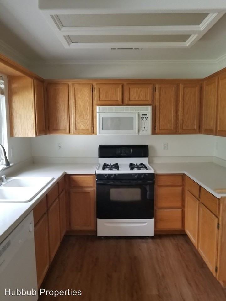 3547 Barkwood Dr - Photo 2 of 3