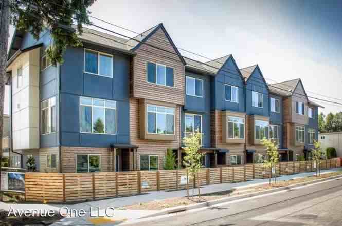 4067 NE 50th St - Photo 2 of 18