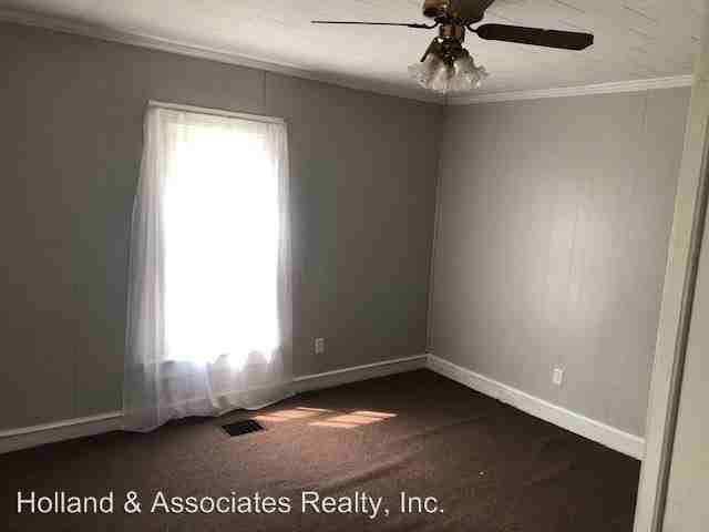 319 Cherry St - Photo 3 of 9