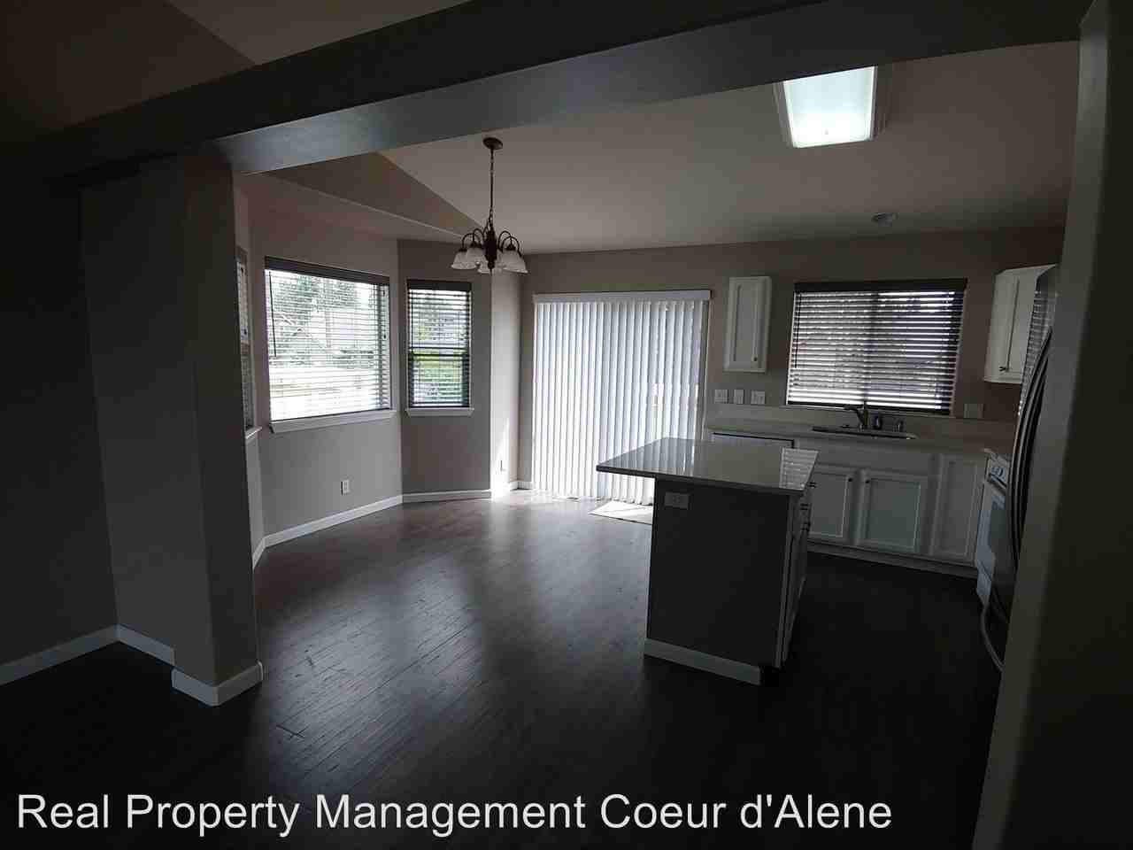 7099 N Joanna Dr - Photo 2 of 16