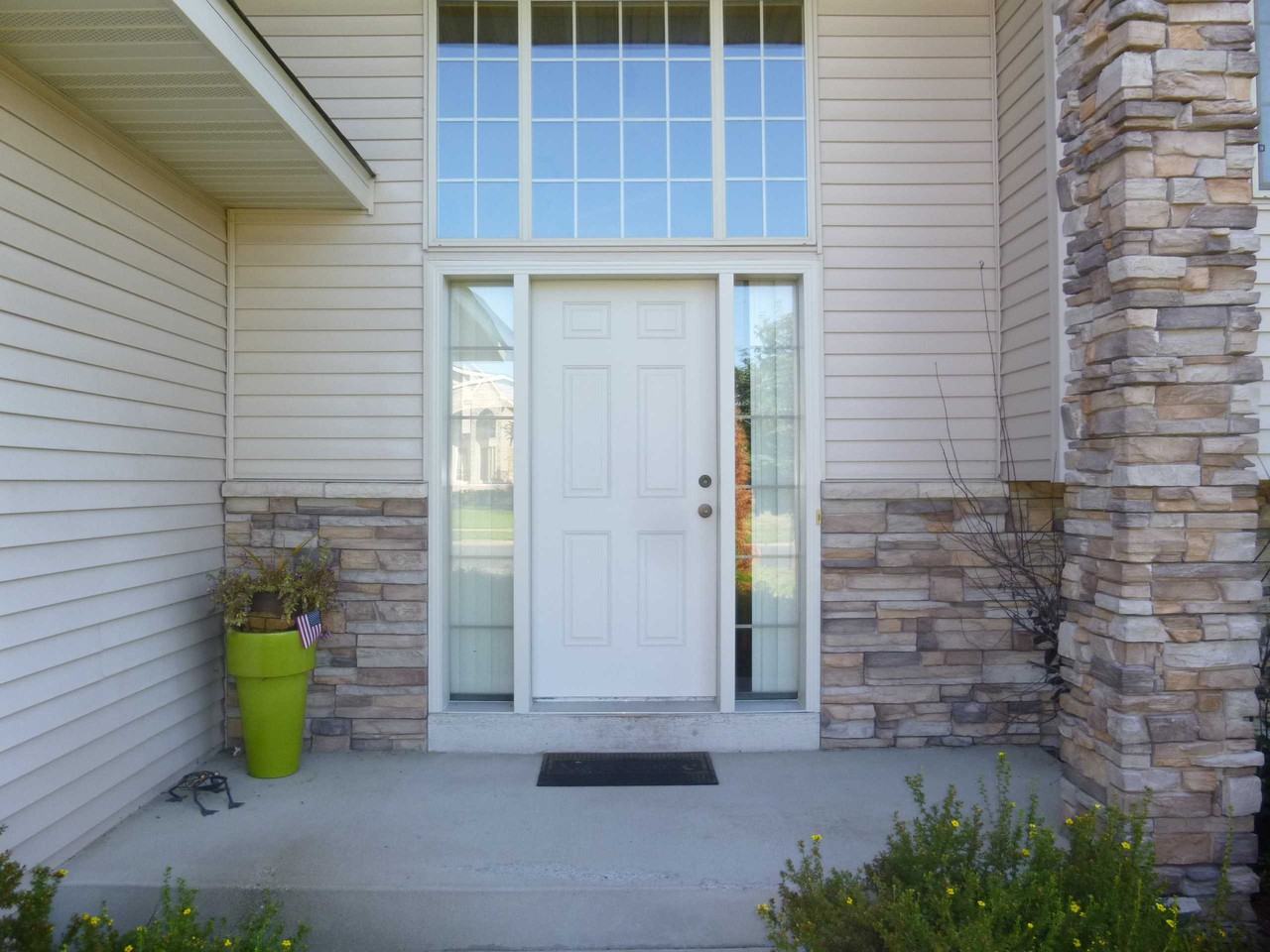 22503 Zion Pkwy NW - Photo 3 of 10