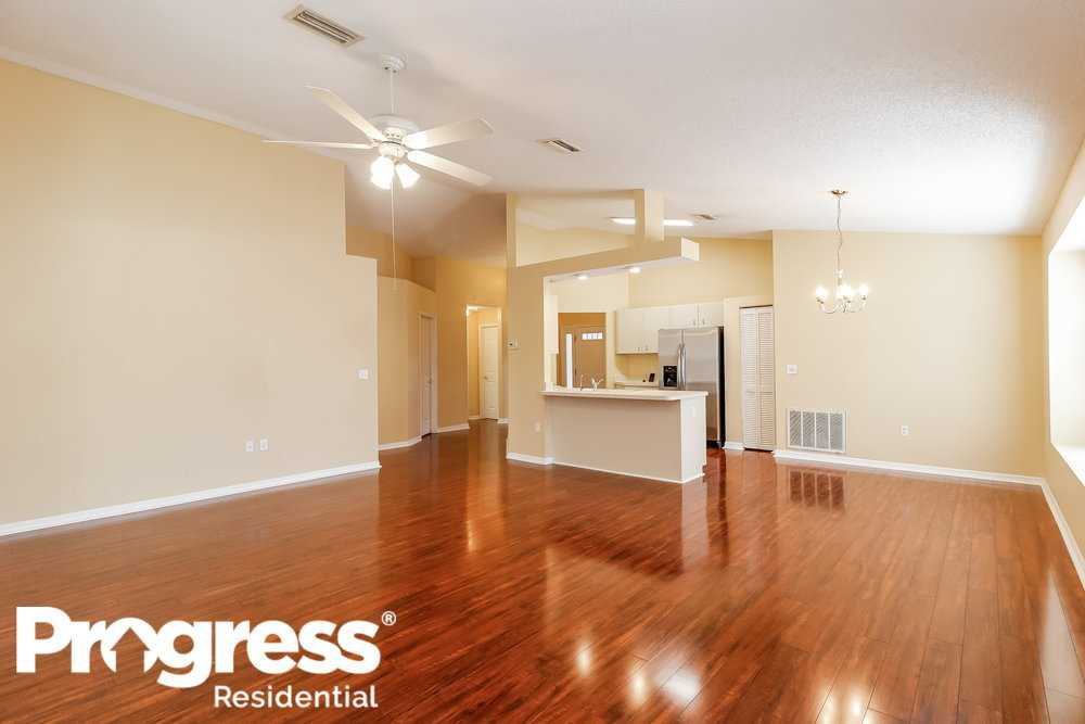 11027 Austin Ct - Photo 3 of 15