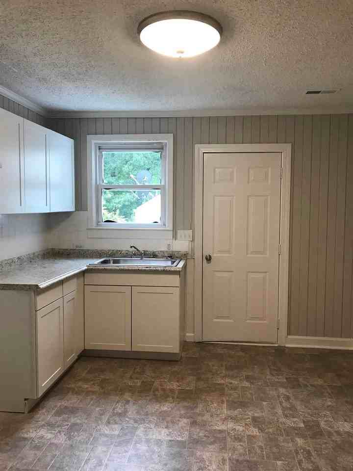 335 Potomac Avenue - Photo 2 of 8