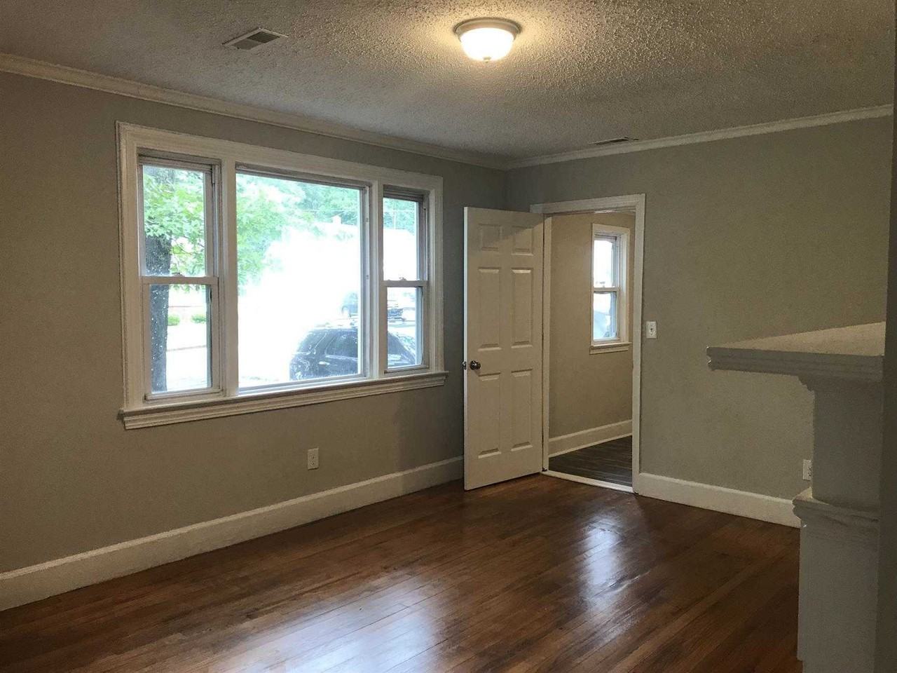 335 Potomac Avenue - Photo 3 of 8