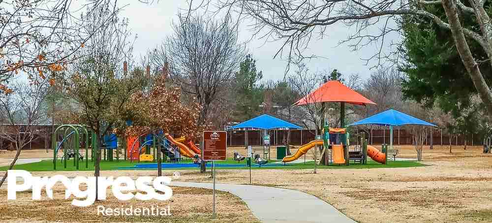 617 Teakwood Dr - Photo 2 of 3