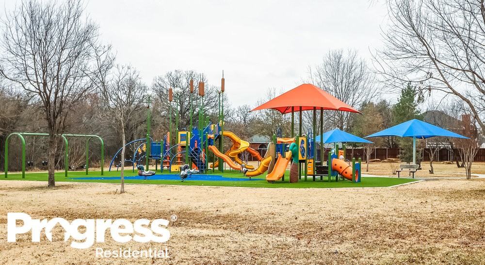 617 Teakwood Dr - Photo 3 of 3