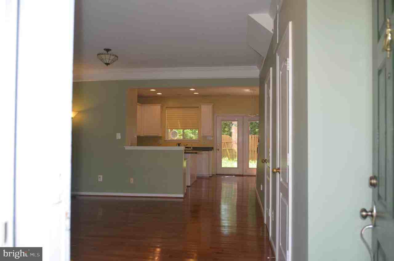 13097 Park Crescent Cir - Photo 2 of 39