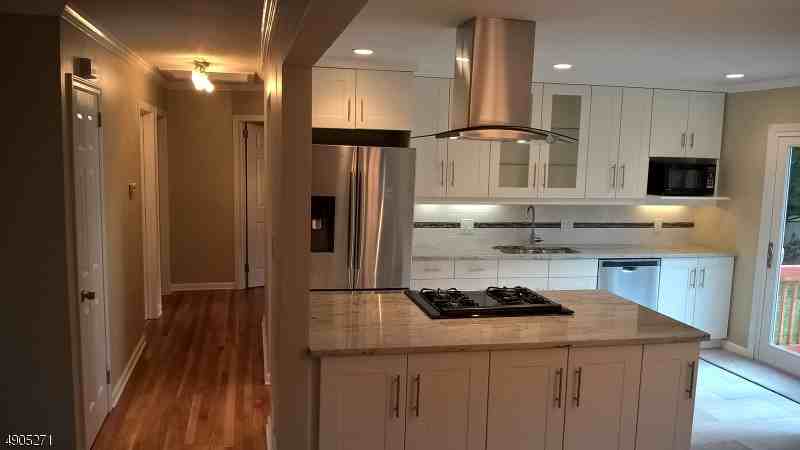 21 Ginder Pl - Photo 3 of 16