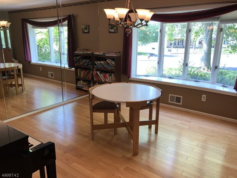 5 Tuttle Ct - Photo 2 of 8