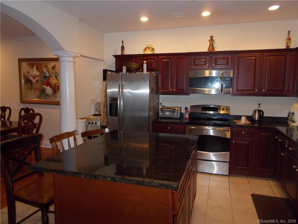 150 Harbour Close - Photo 2 of 32