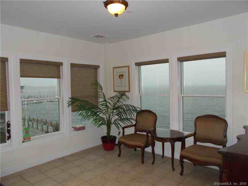 150 Harbour Close - Photo 3 of 32