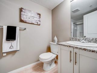 11524 11 Ave Sw Edmonton Ab T6w 1w7 3 Bedroom Apartment