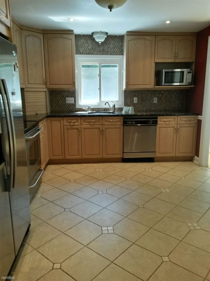 Lancaster Pl - Photo 3 of 18