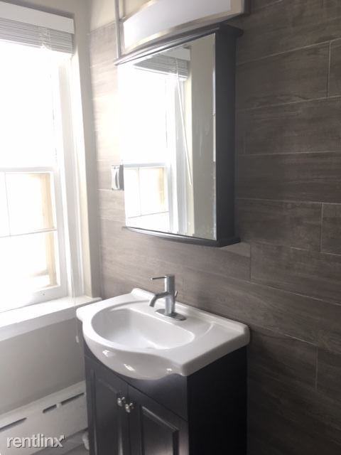 702 Fairmount Ave - Photo 2 of 9