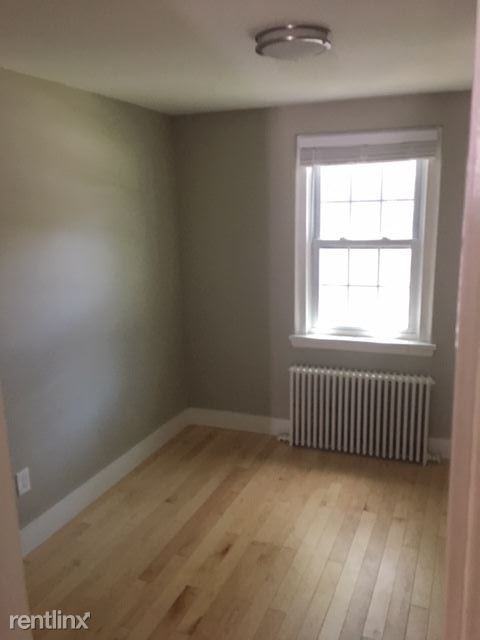 702 Fairmount Ave - Photo 3 of 9