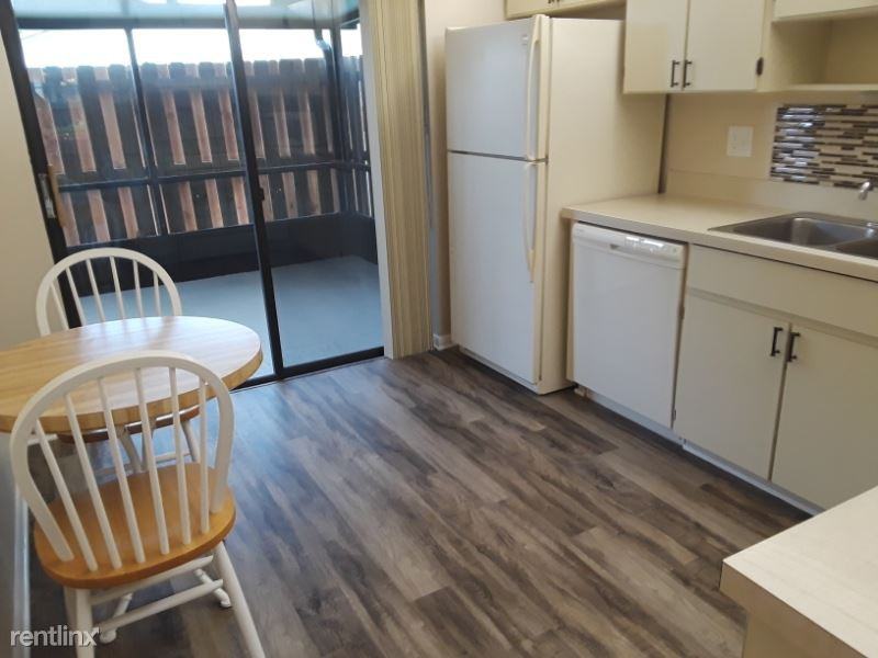 8007 SE Villa Cir - Photo 2 of 7